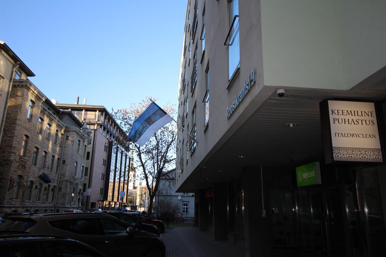 Tallinn City Apartments Roosikrantsi Exteriör bild